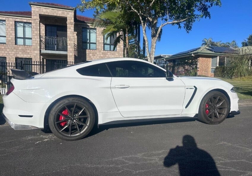Ford Mustang image 4