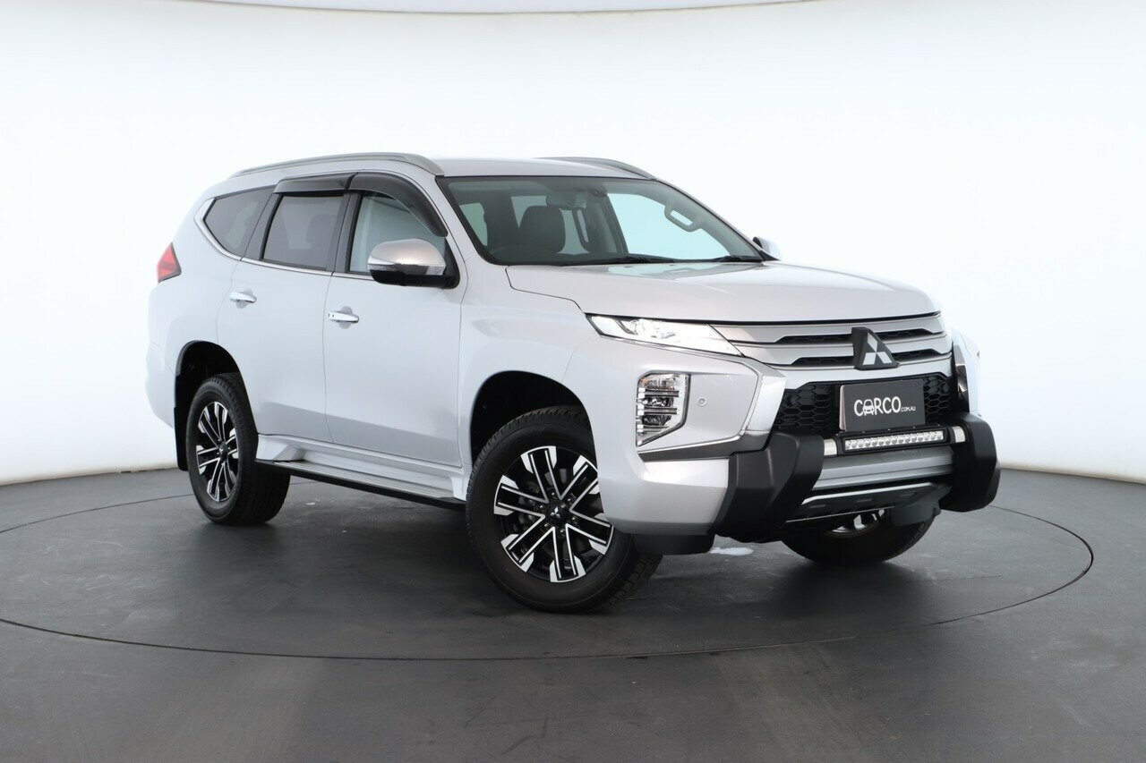 Mitsubishi Pajero Sport image 1