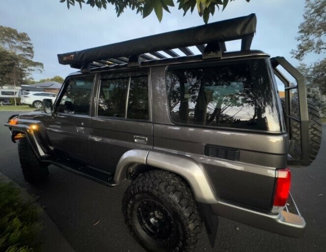 Toyota Landcruiser image 2