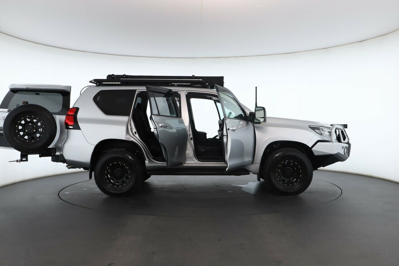 Toyota Landcruiser Prado image 2