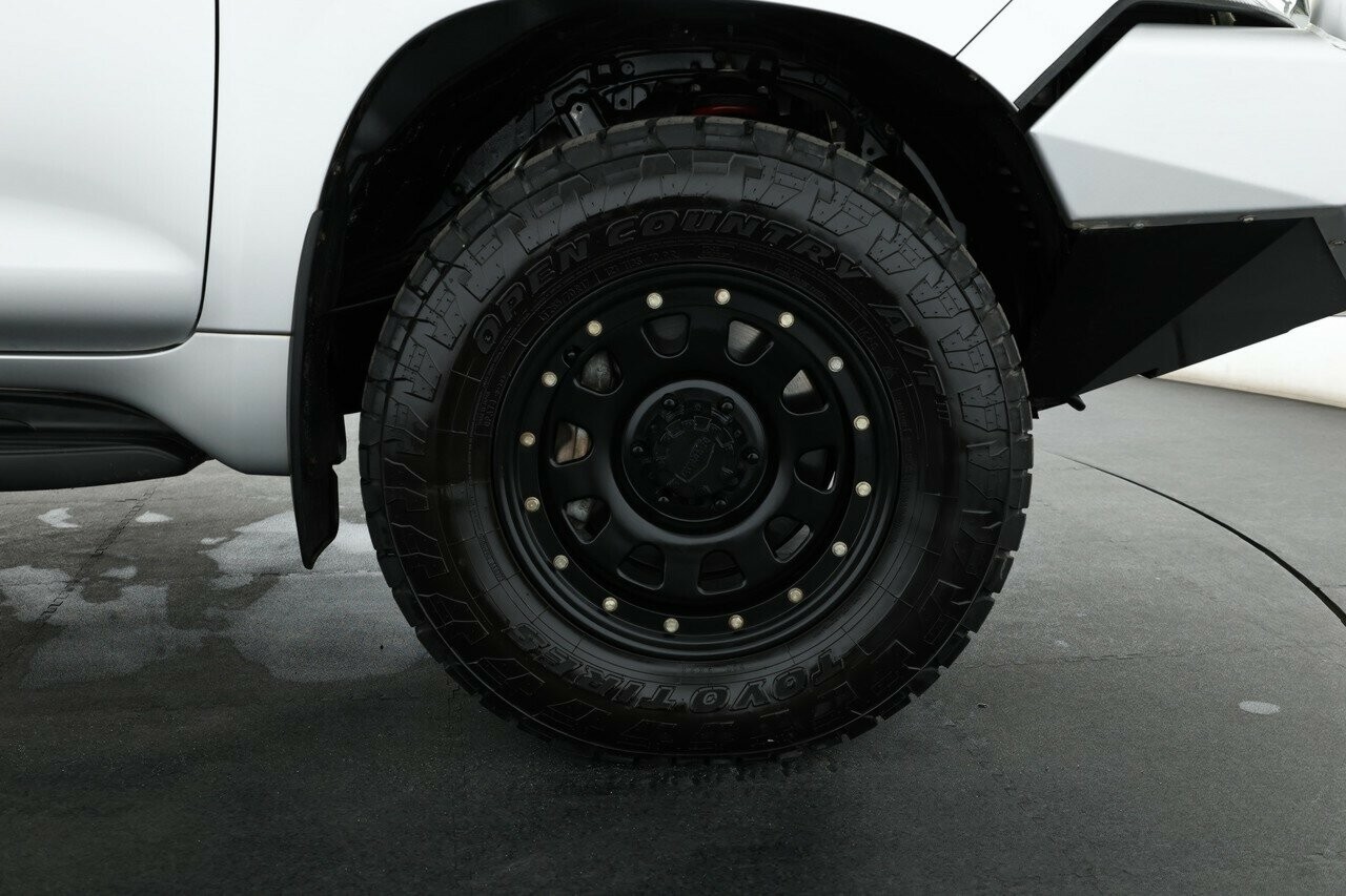 Toyota Landcruiser Prado image 4