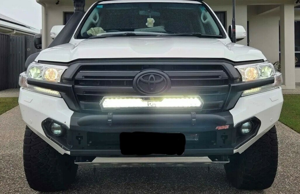 Toyota Landcruiser image 2