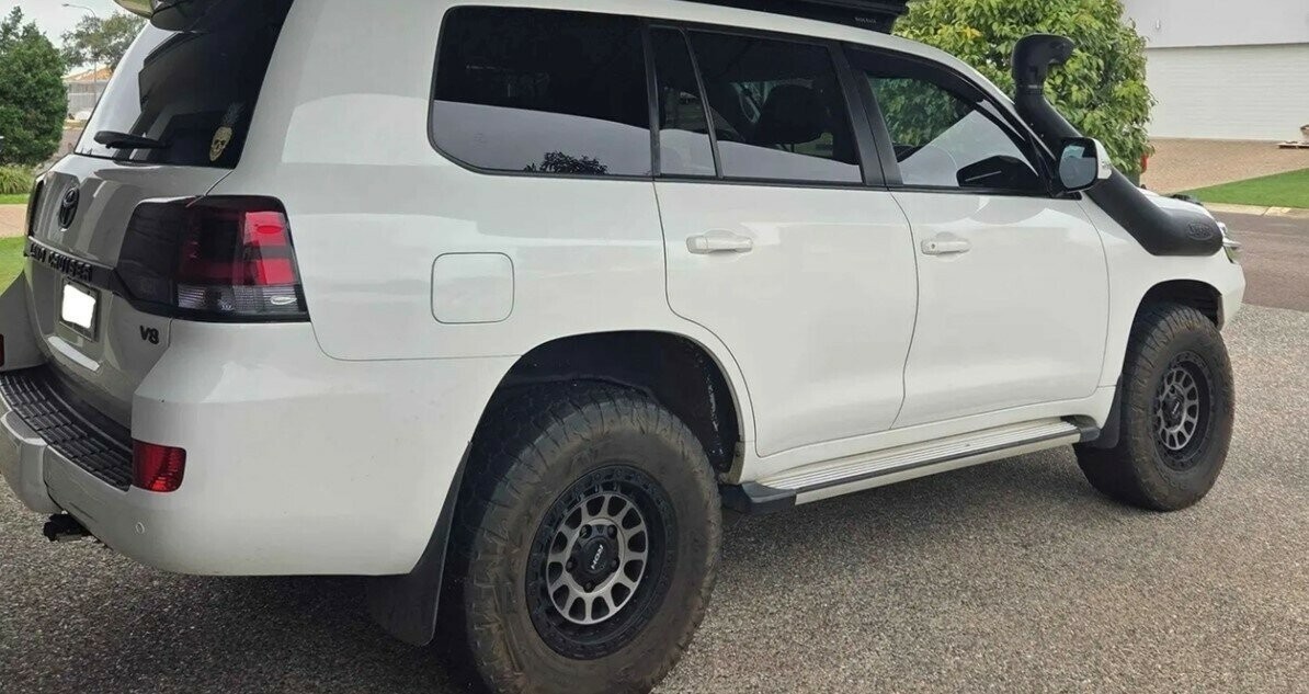 Toyota Landcruiser image 3