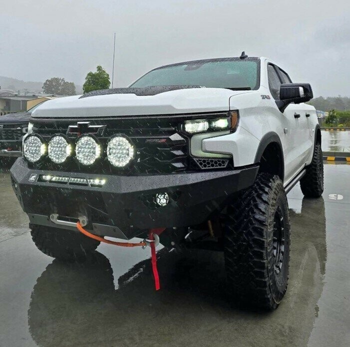 Chevrolet Silverado image 1