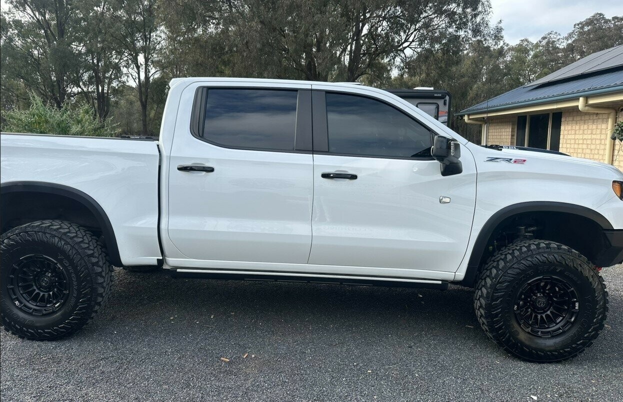 Chevrolet Silverado image 4