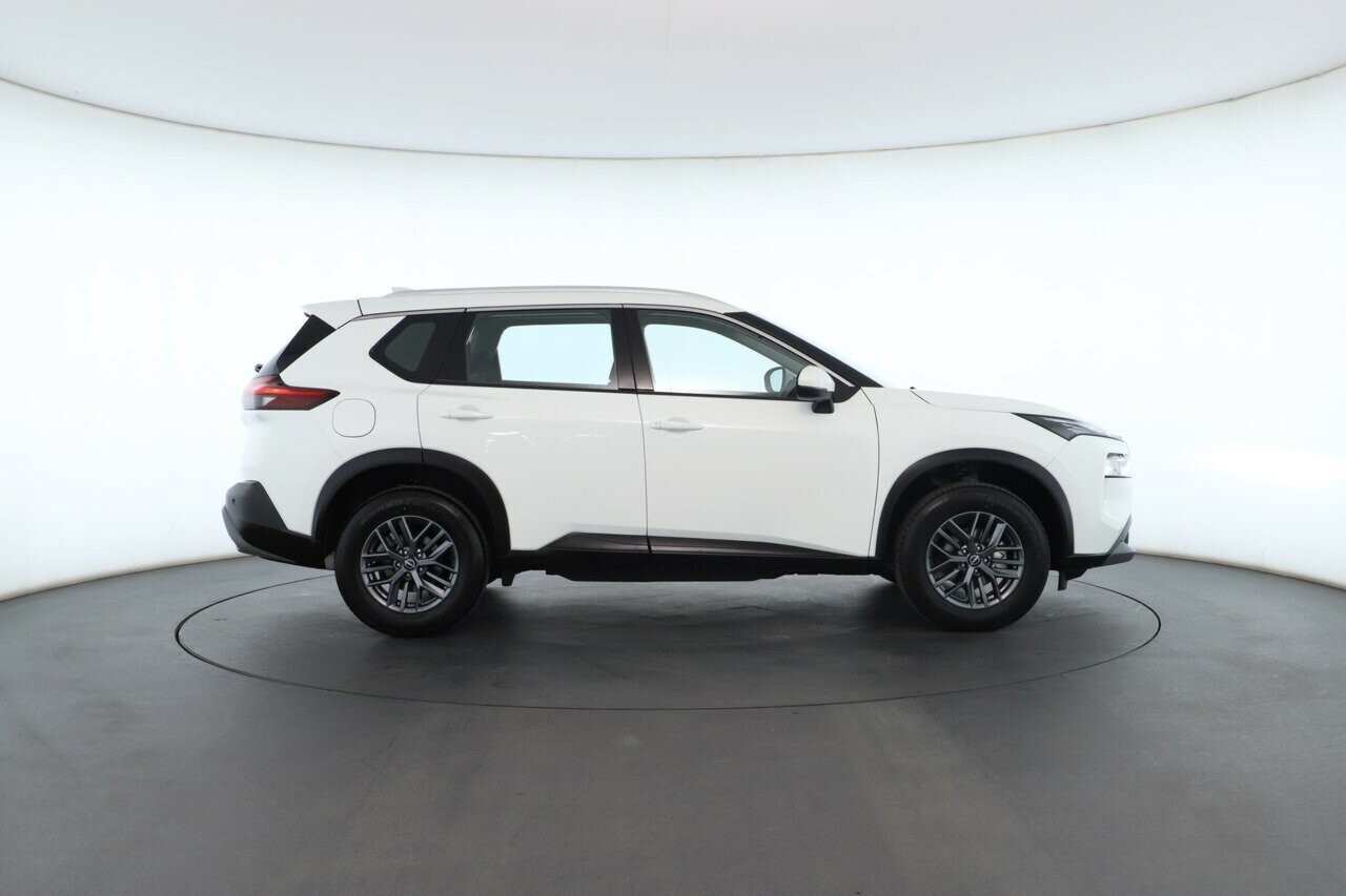 Nissan X-trail image 2