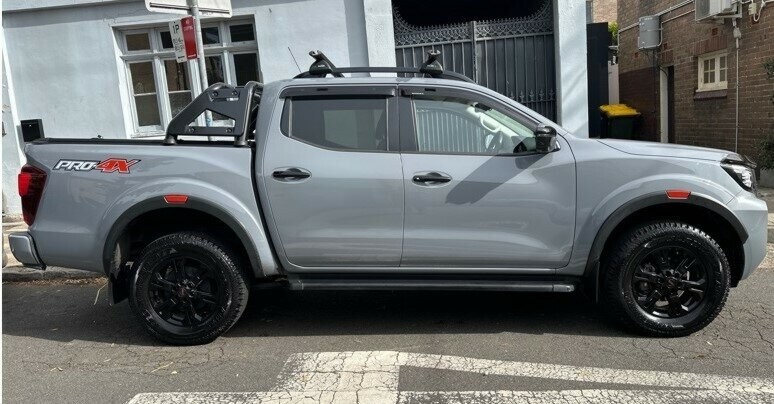 Nissan Navara image 2