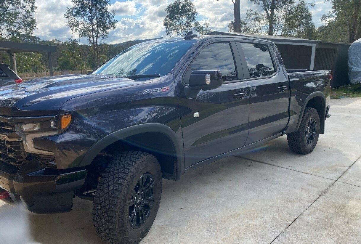 Chevrolet Silverado image 2
