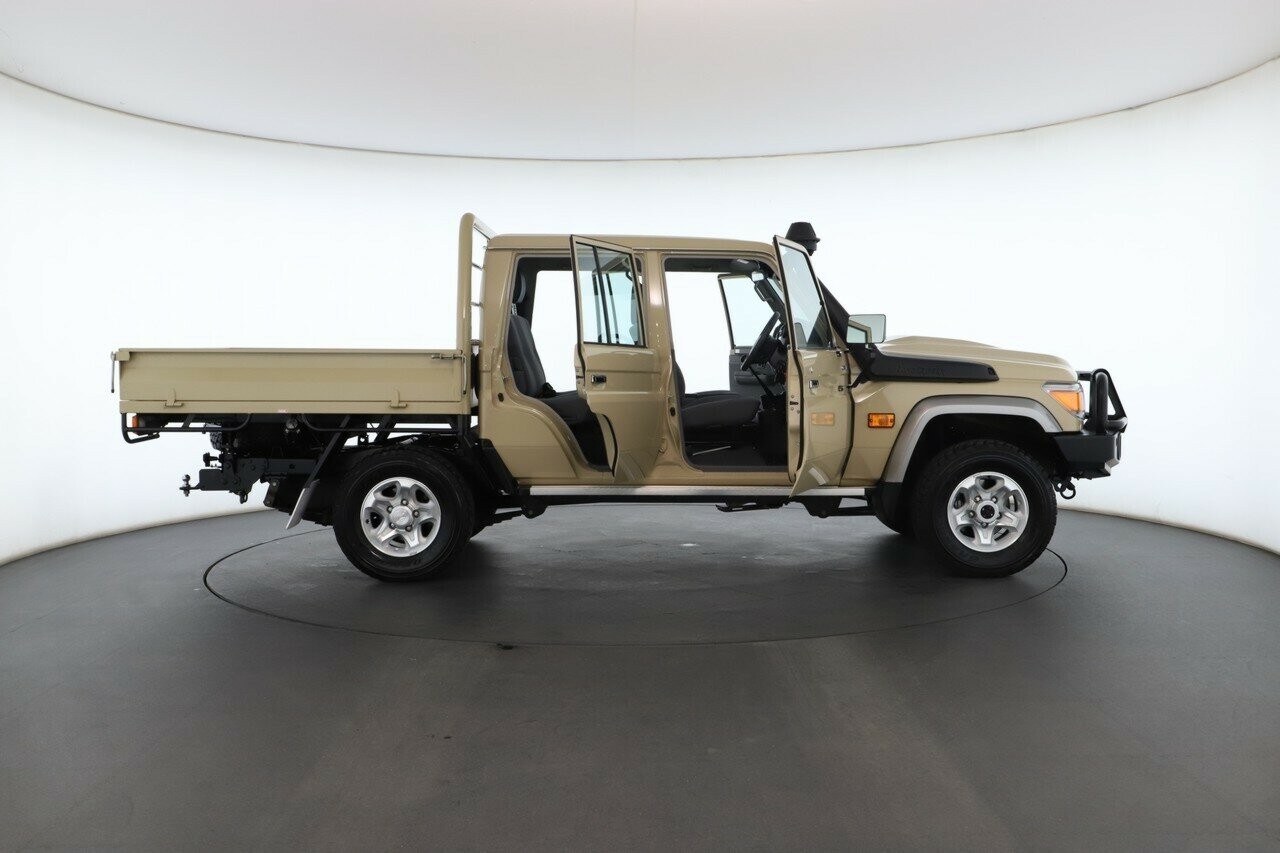 Toyota Landcruiser image 2