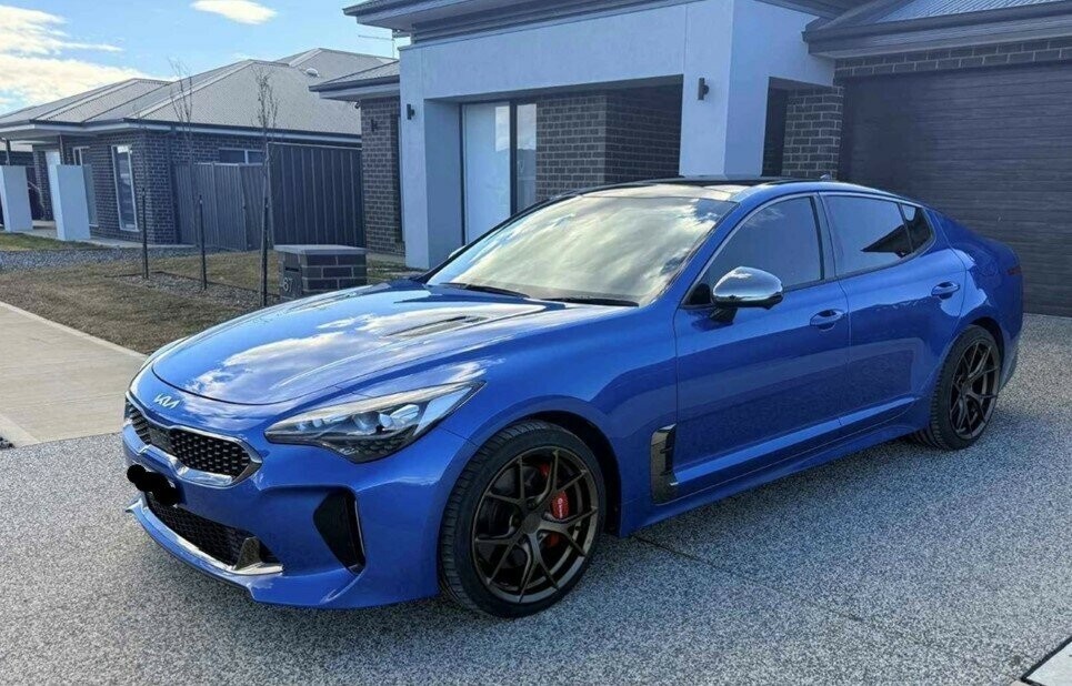Kia Stinger image 1
