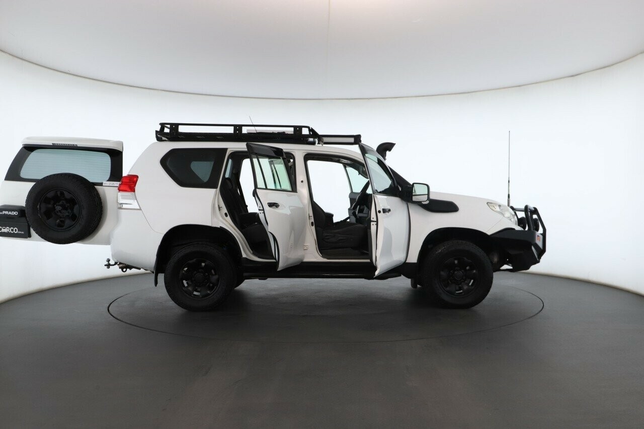 Toyota Landcruiser Prado image 2