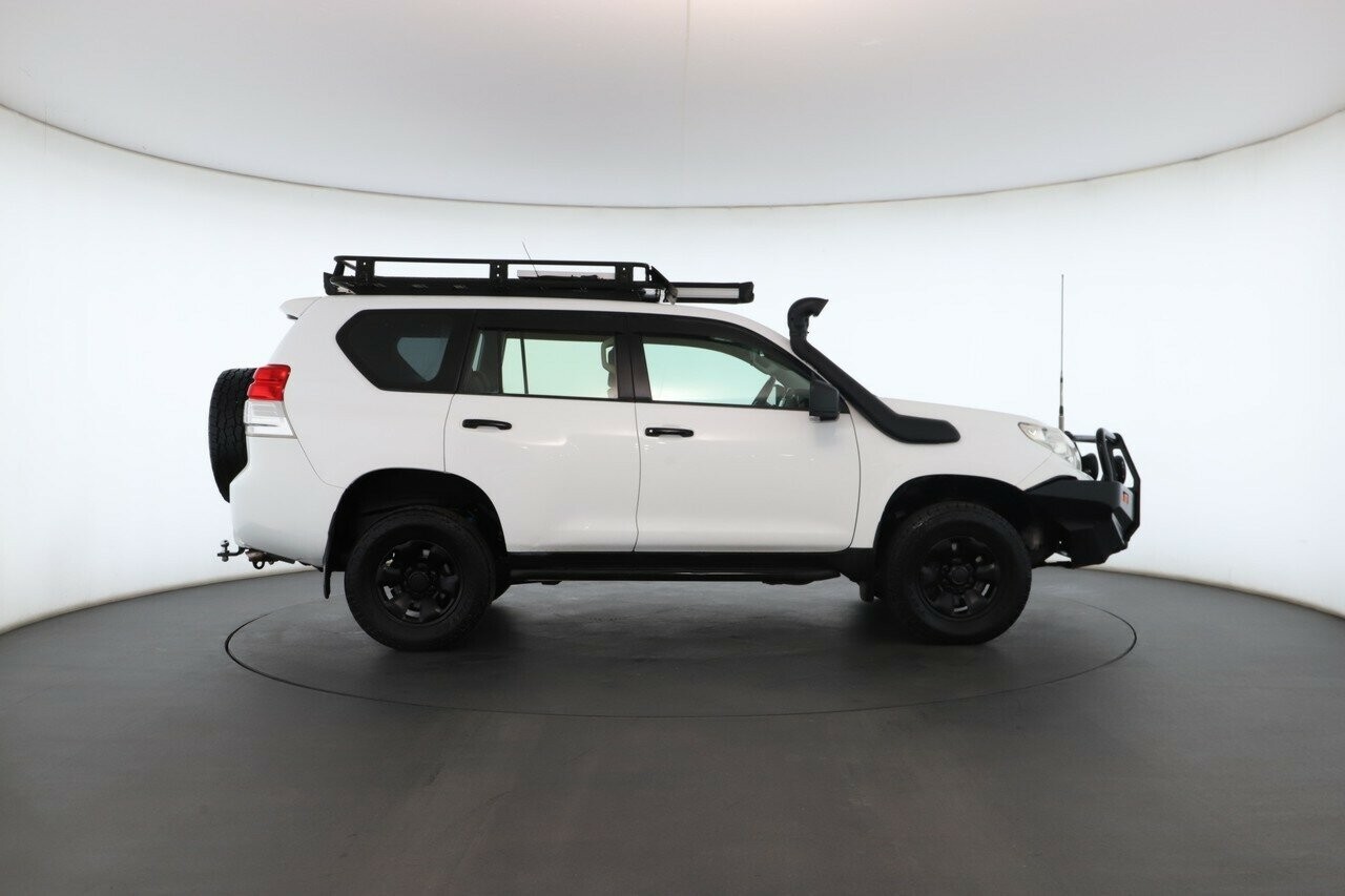 Toyota Landcruiser Prado image 3