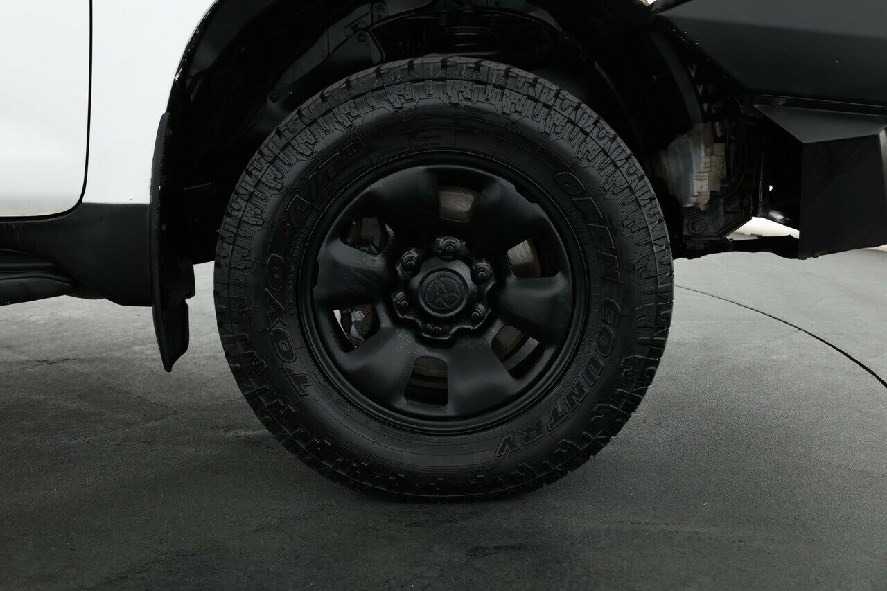 Toyota Landcruiser Prado image 4