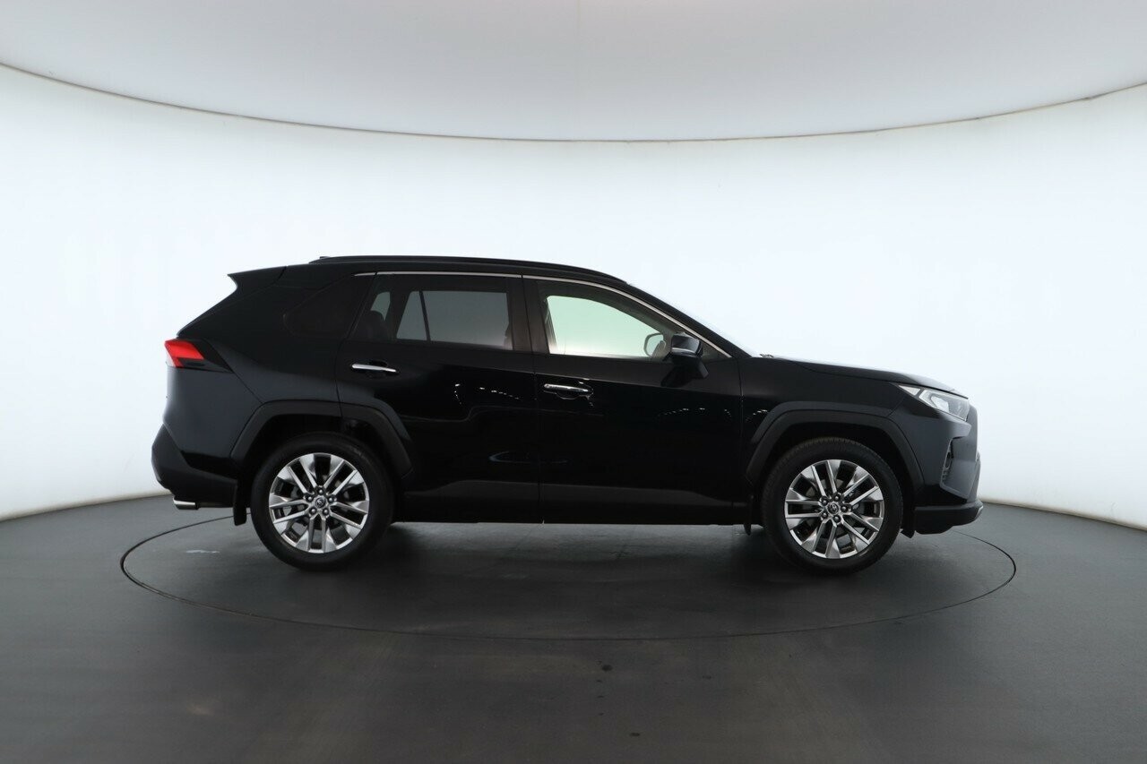 Toyota Rav4 image 3