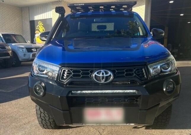 Toyota Hilux image 1
