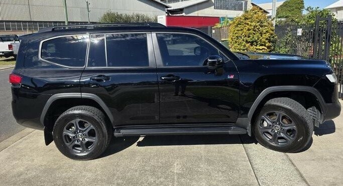 Toyota Landcruiser image 1