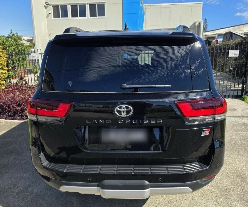 Toyota Landcruiser image 3