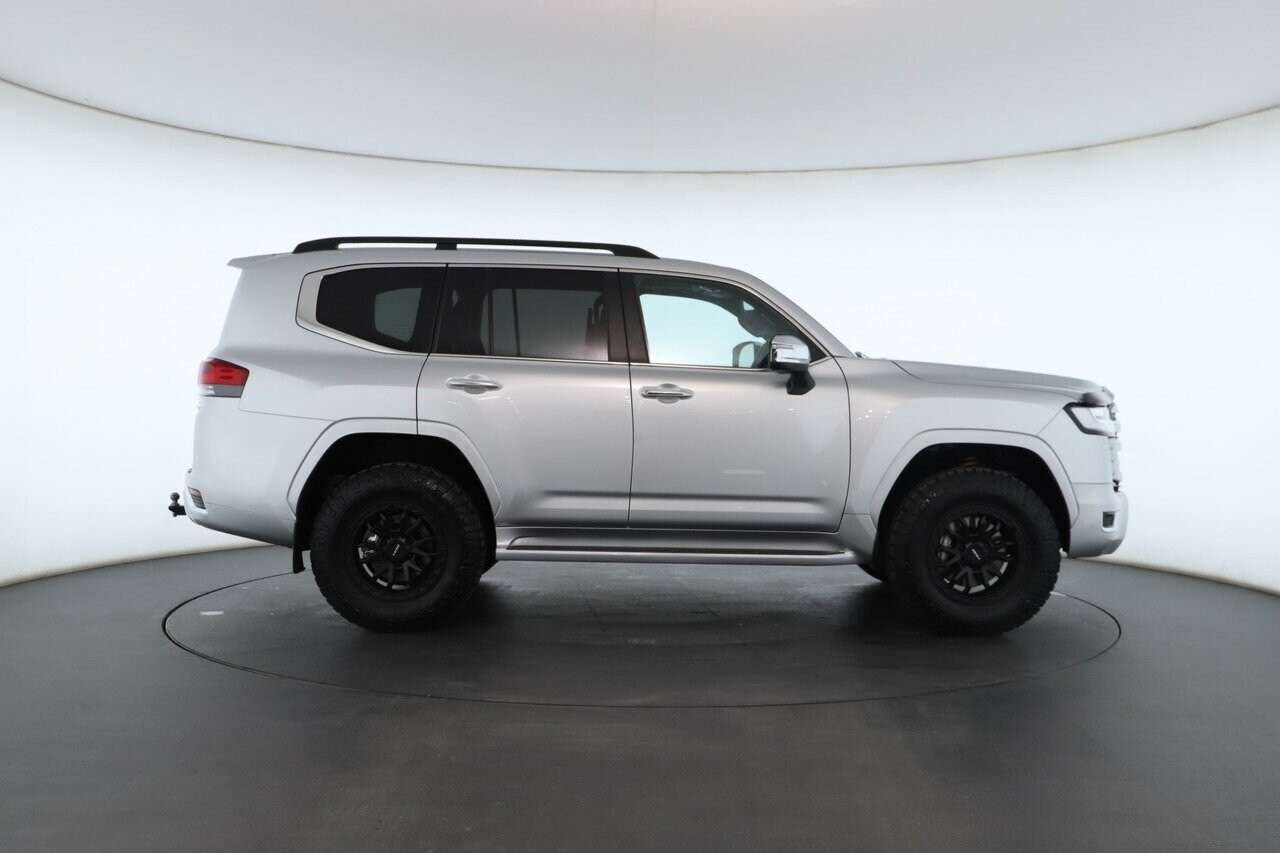 Toyota Landcruiser image 3