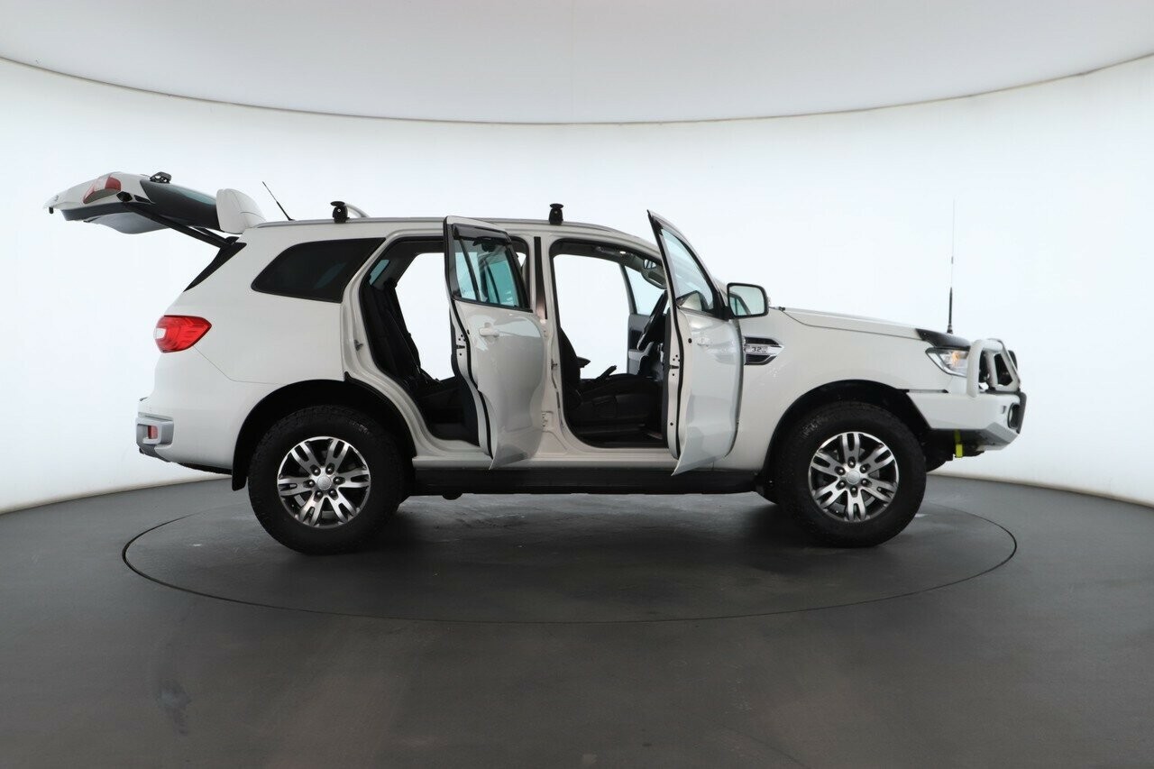 Ford Everest image 2