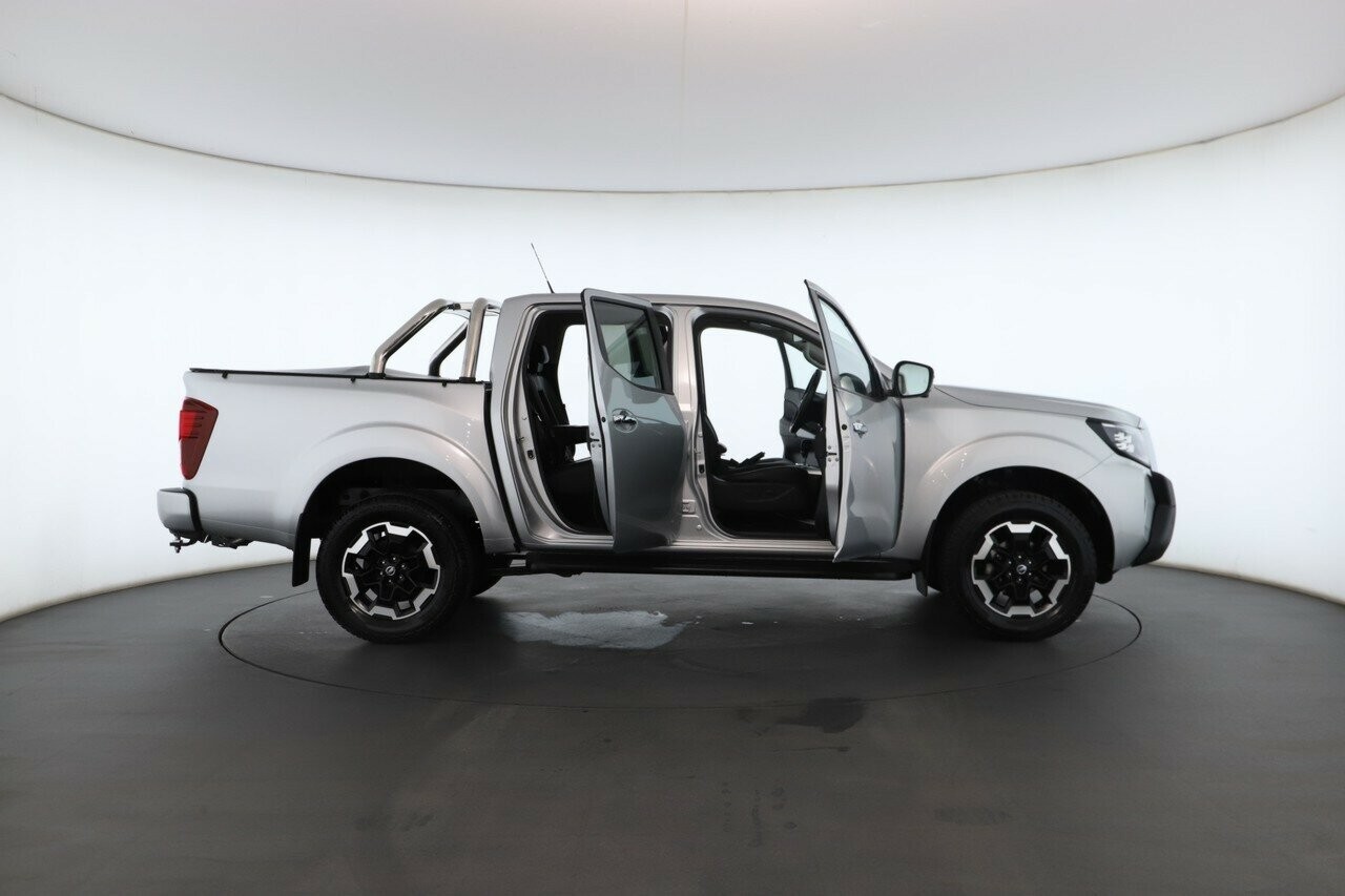 Nissan Navara image 2