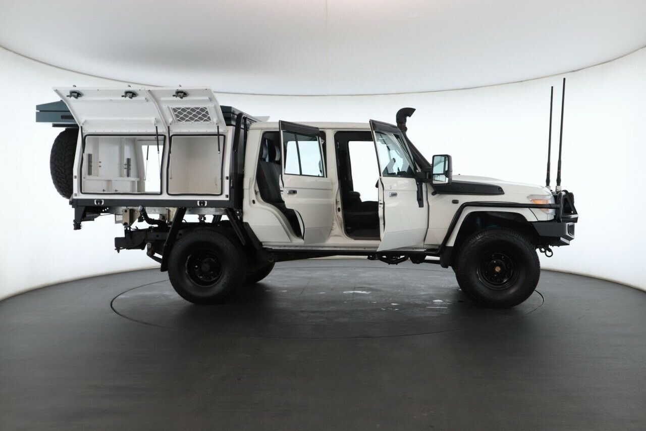 Toyota Landcruiser image 2