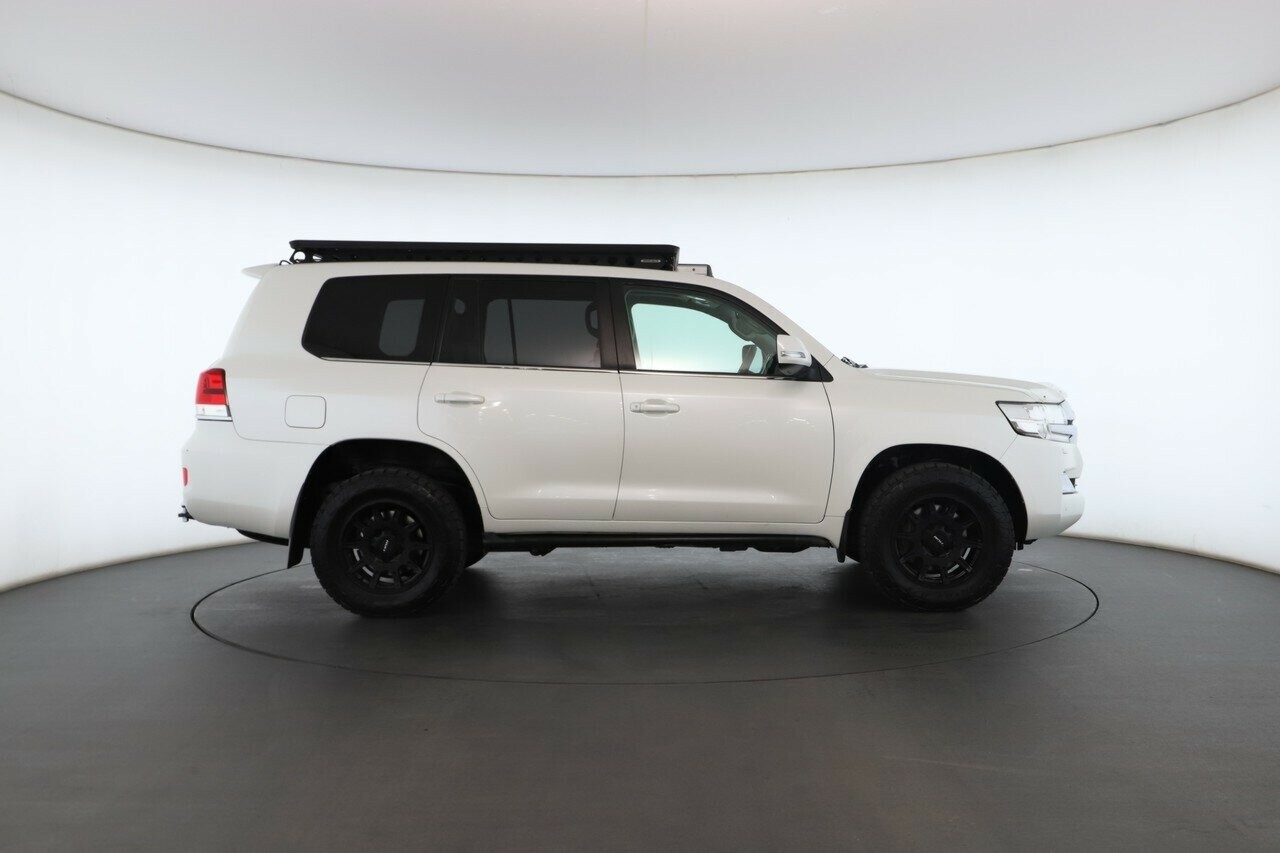 Toyota Landcruiser image 3