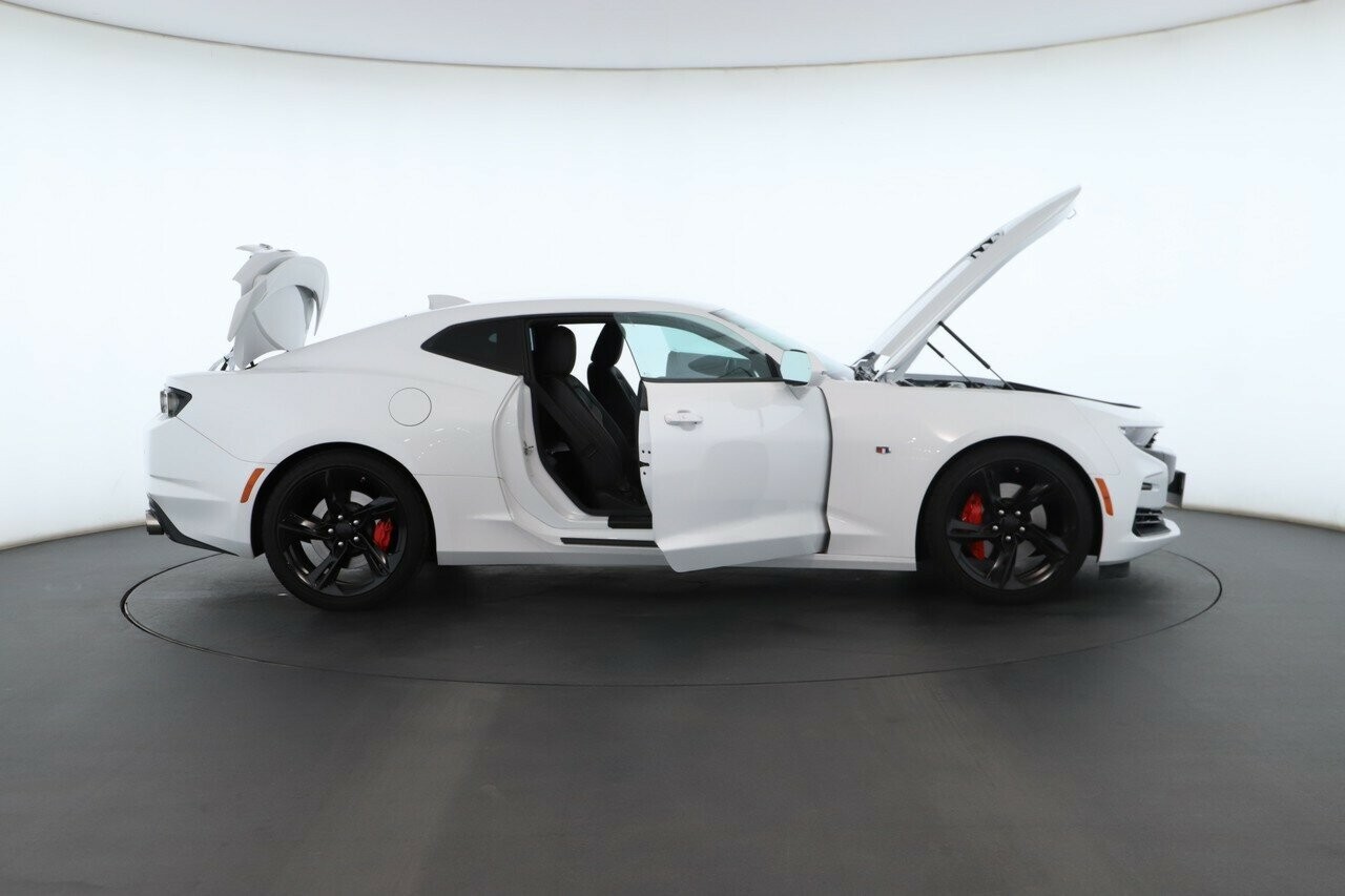 Chevrolet Camaro image 2