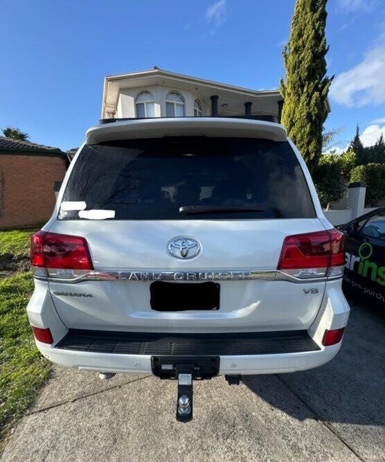 Toyota Landcruiser image 2