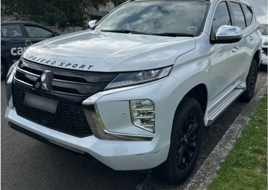 Mitsubishi Pajero Sport image 3