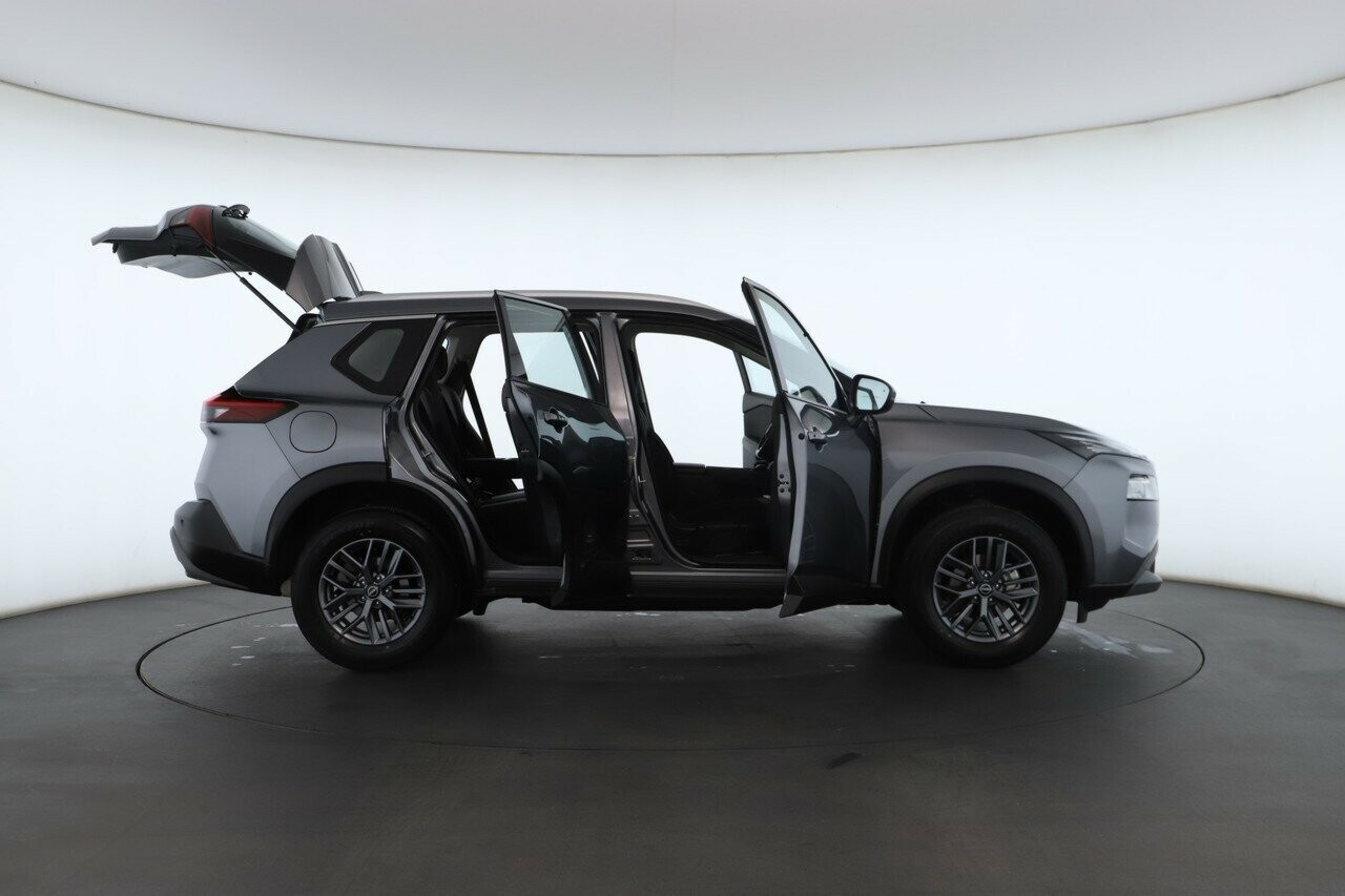 Nissan X-trail image 2