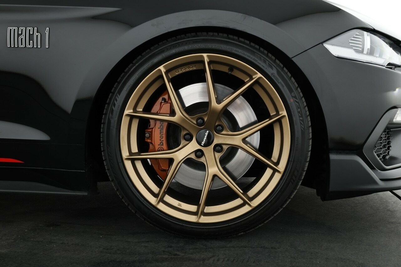Ford Mustang image 4