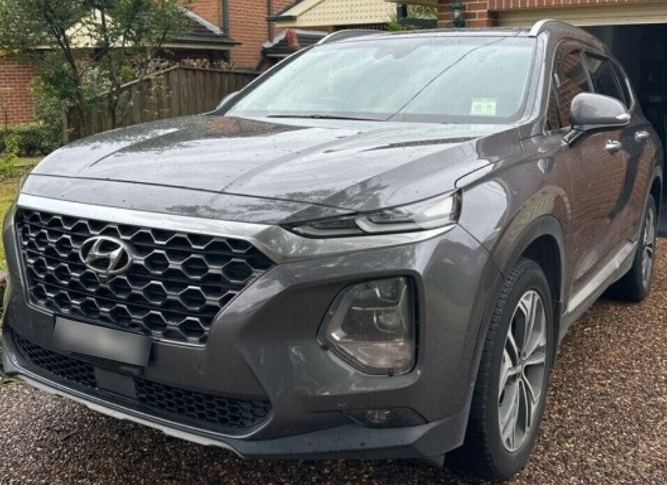 Hyundai Santa Fe image 1