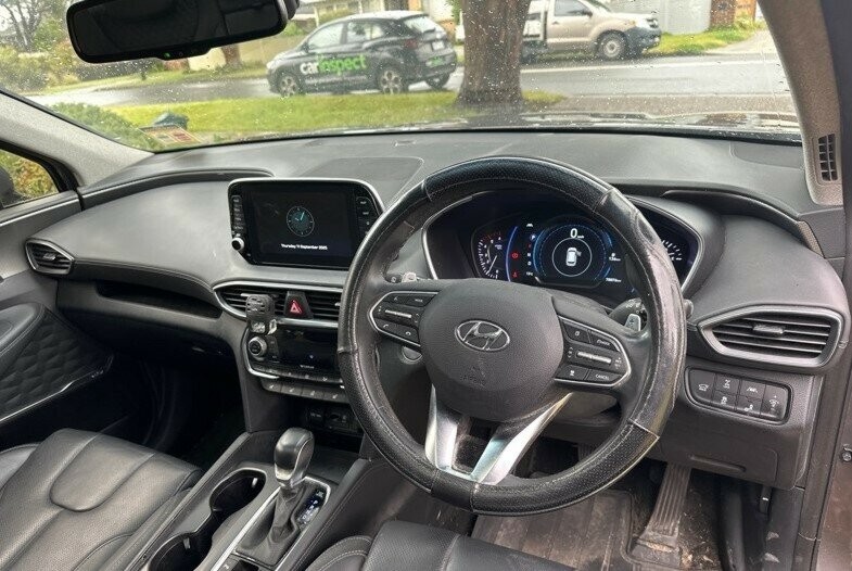 Hyundai Santa Fe image 4
