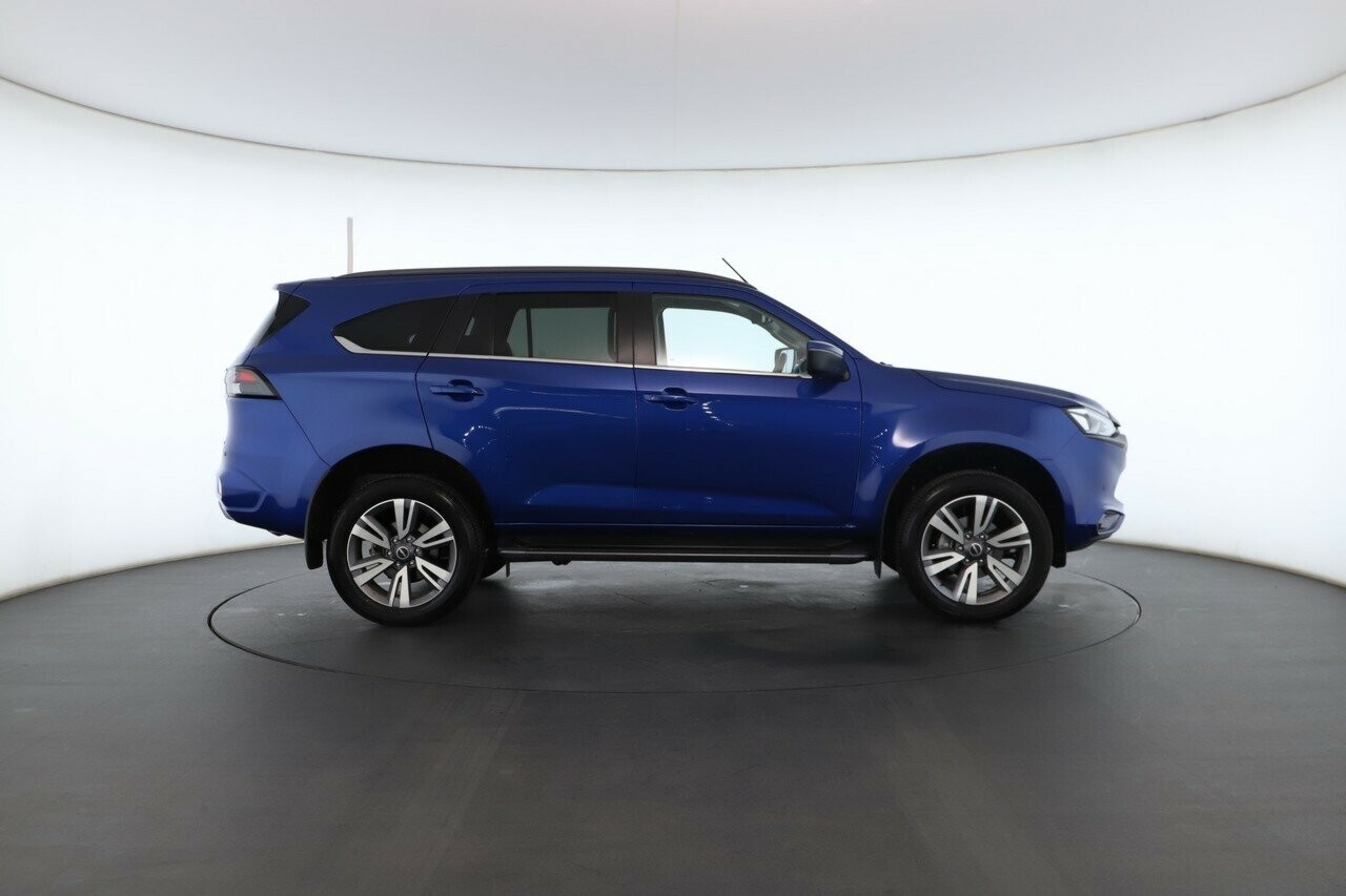 Isuzu Mu-x image 3