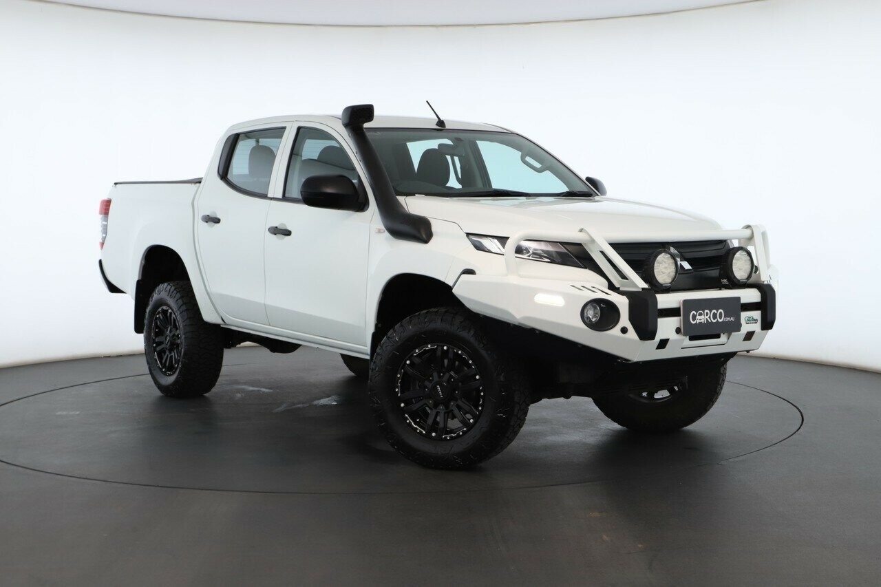 Mitsubishi Triton image 1