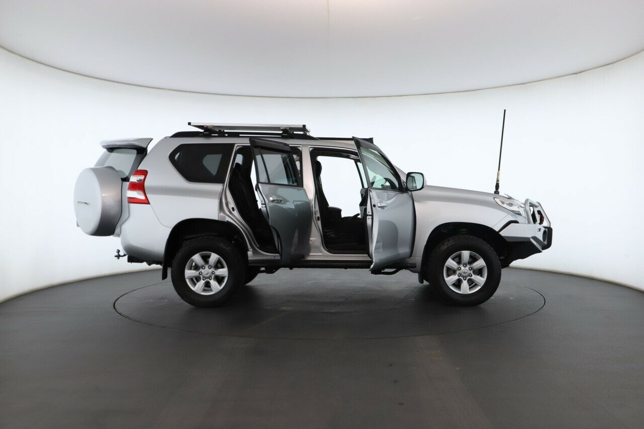 Toyota Landcruiser Prado image 2