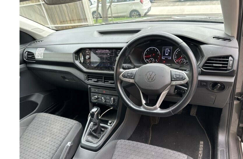 Volkswagen T-cross image 3