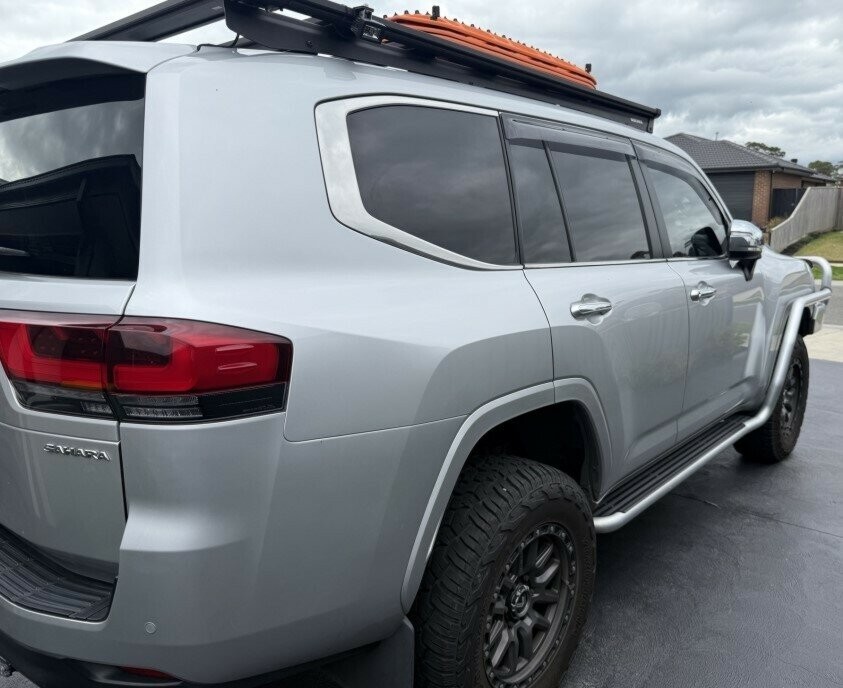 Toyota Landcruiser image 2