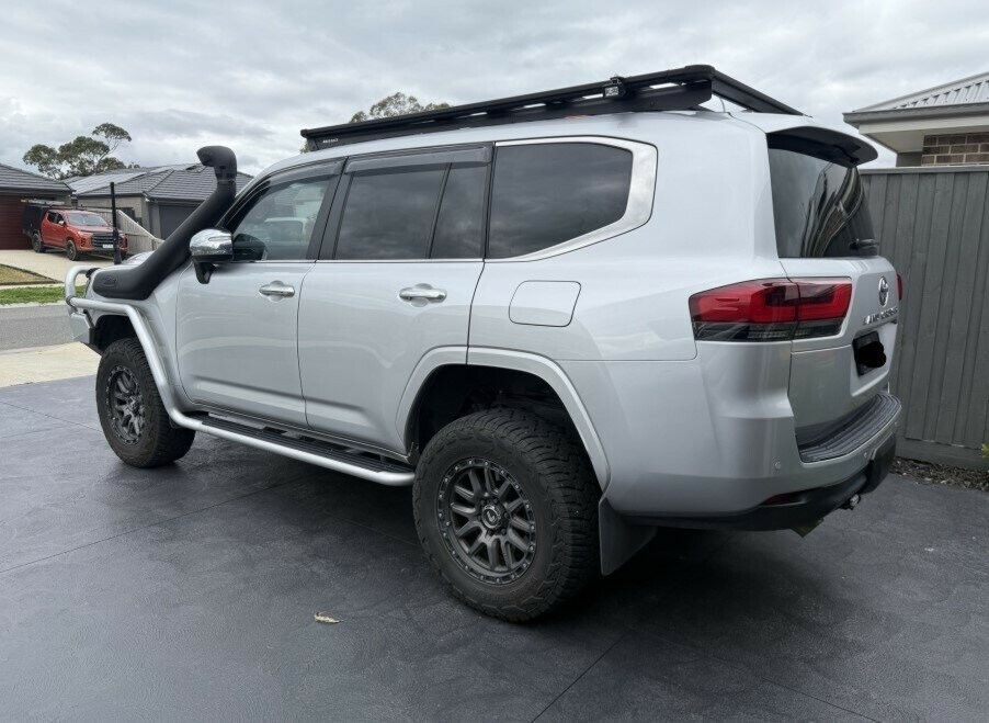 Toyota Landcruiser image 4