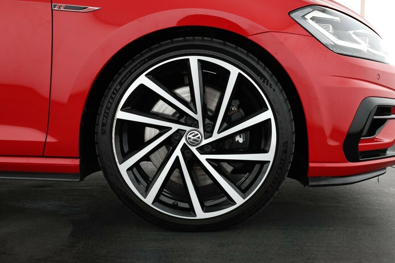 Volkswagen Golf image 4
