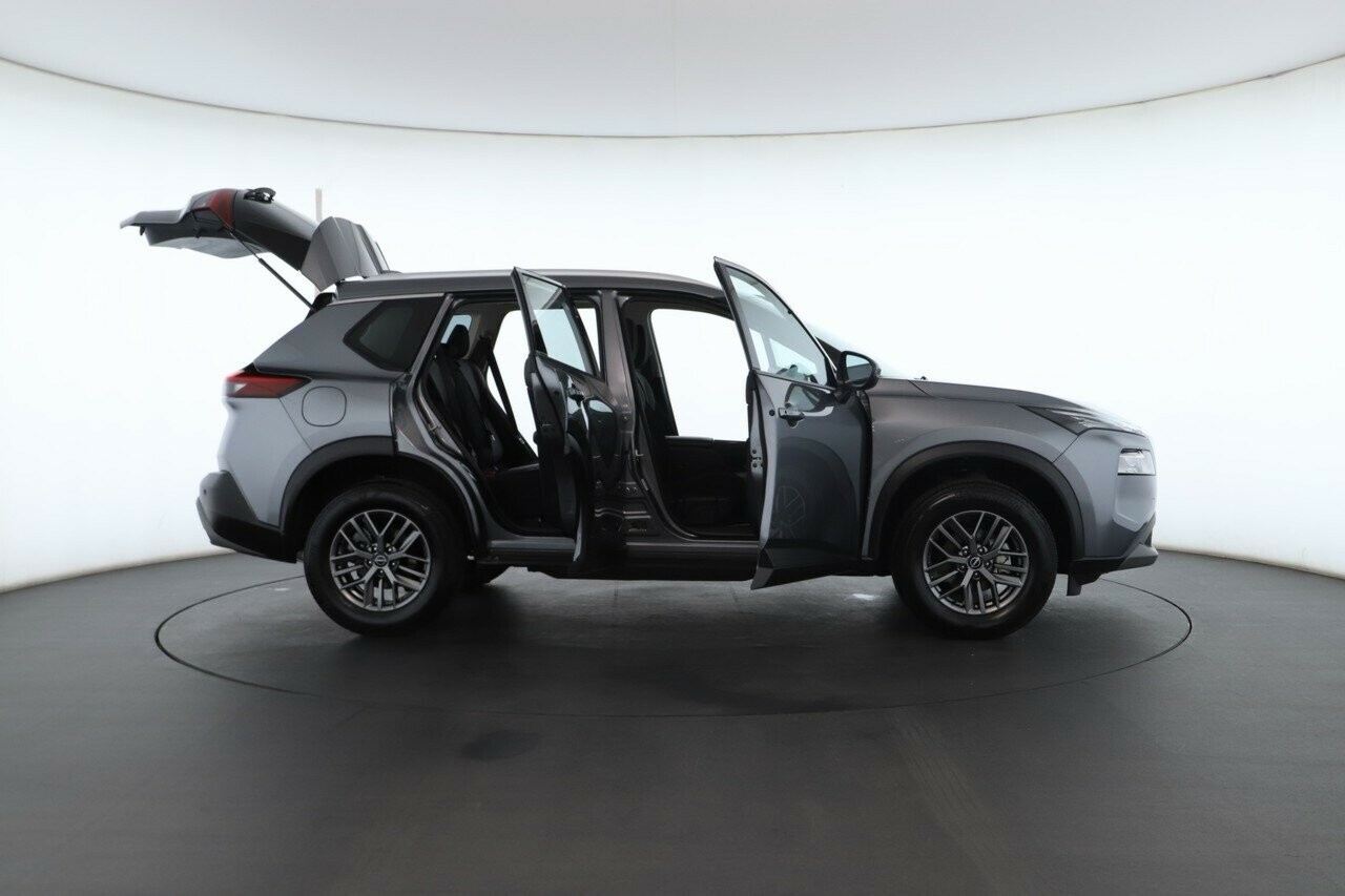 Nissan X-trail image 2