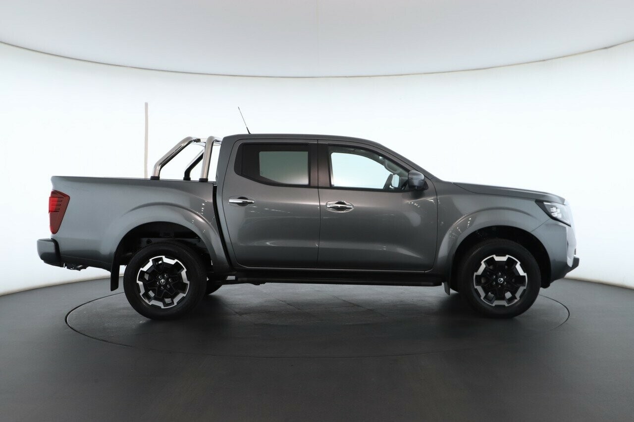 Nissan Navara image 3