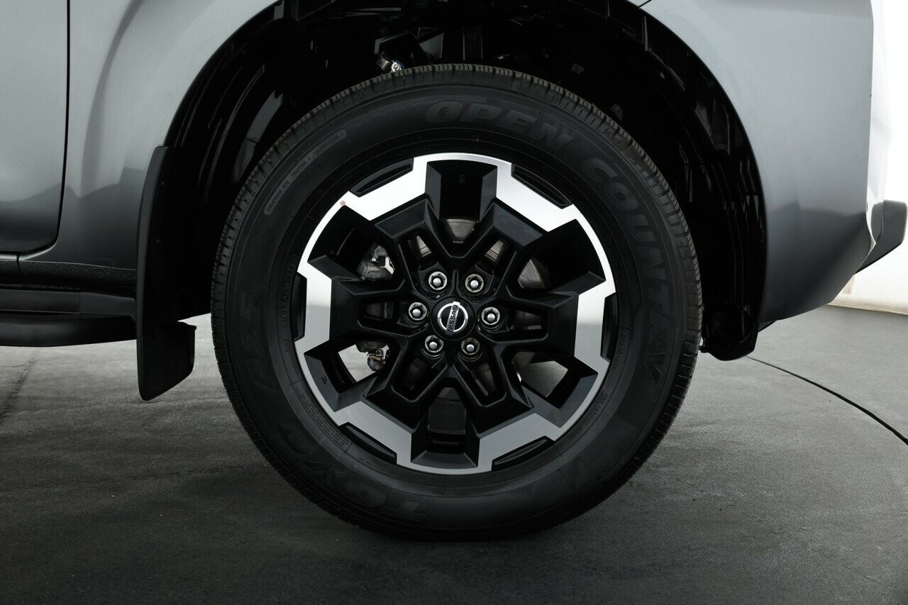 Nissan Navara image 4