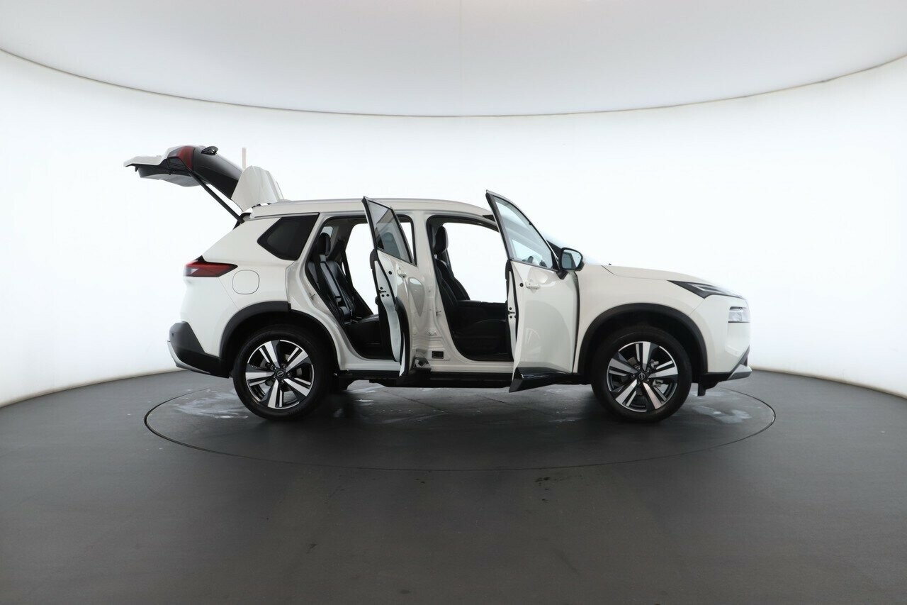 Nissan X-trail image 2