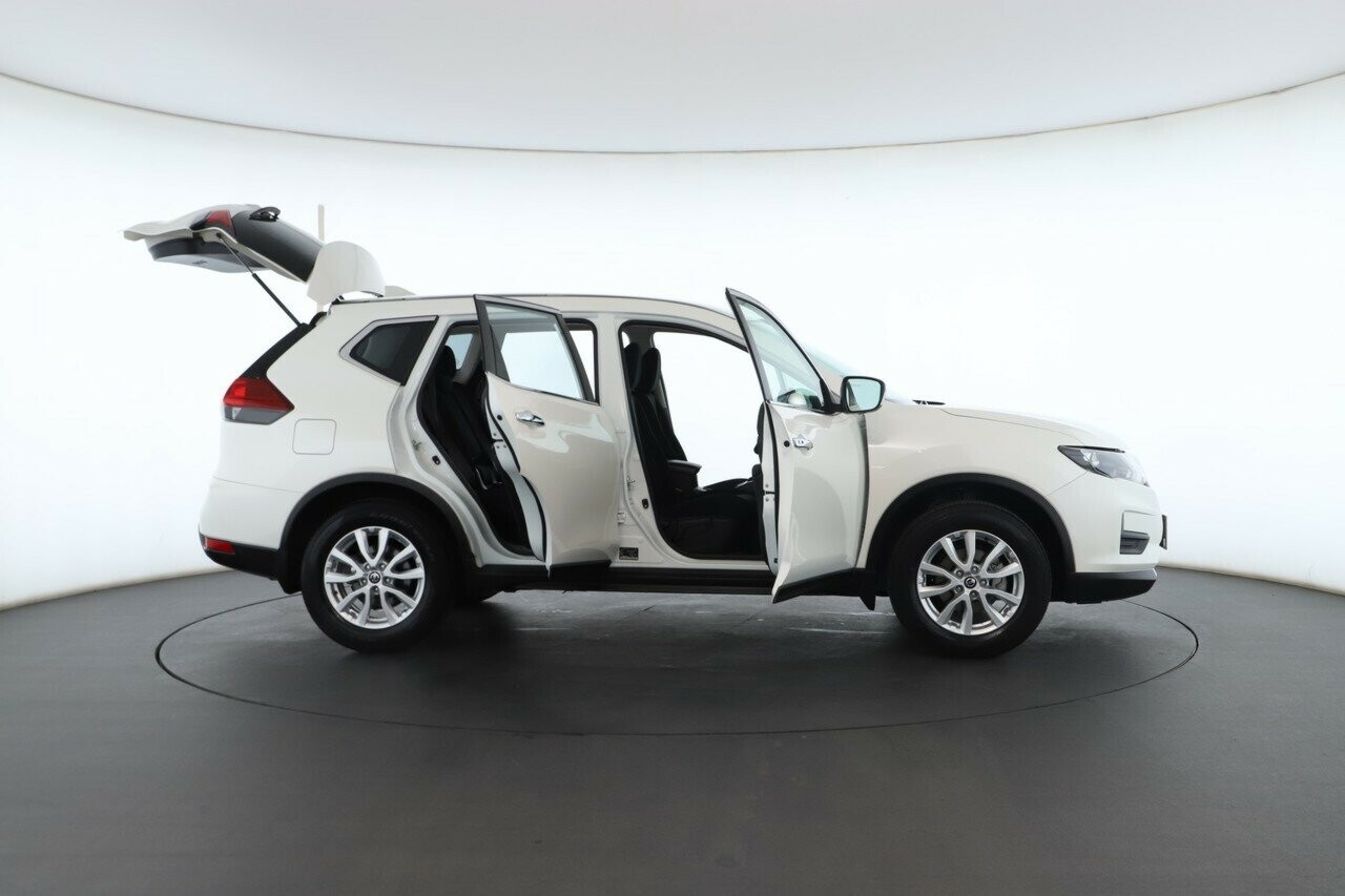 Nissan X-trail image 2