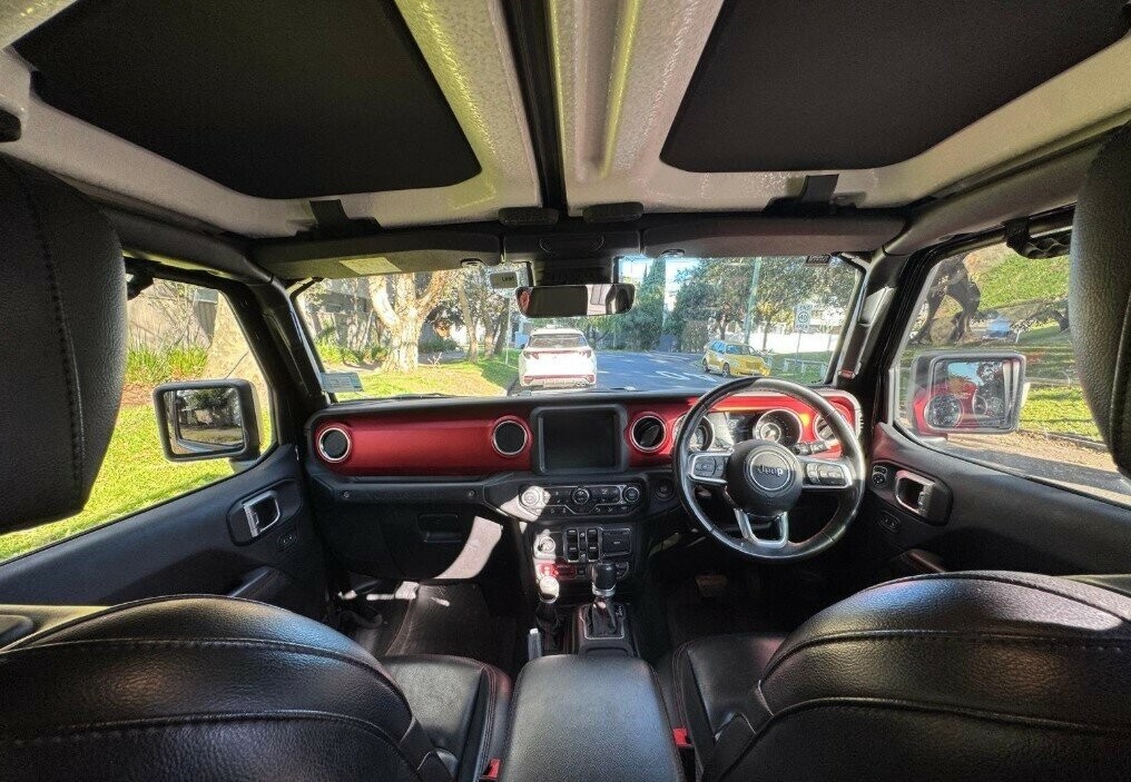 Jeep Wrangler image 2