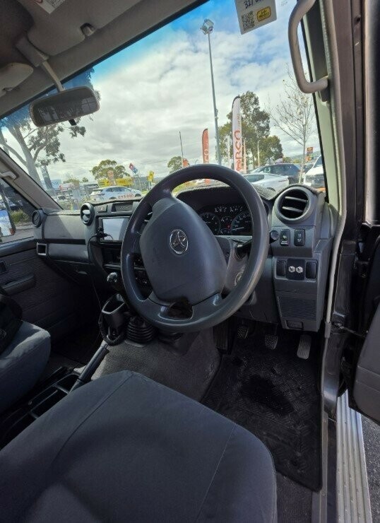 Toyota Landcruiser image 3