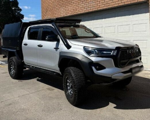 Toyota Hilux image 1