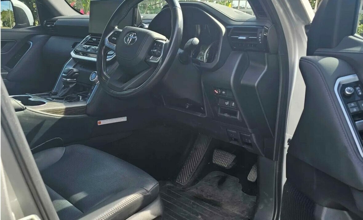 Toyota Landcruiser image 3