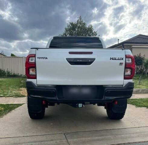 Toyota Hilux image 3